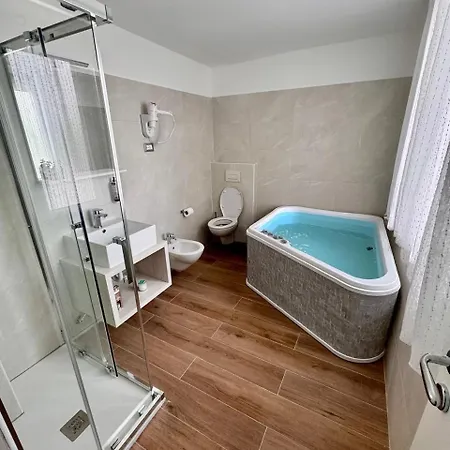 Aqua Family - Con Spiaggia, Piscina, Parcheggio E Bici Incluse Appartement Alba Adriatica