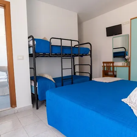 Aqua Family - Con Spiaggia, Piscina, Parcheggio E Bici Incluse Apartment Alba Adriatica